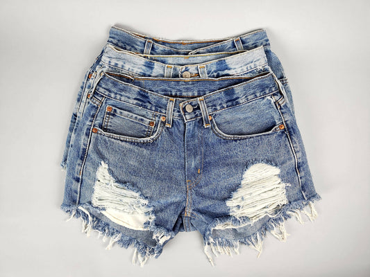 Vintage Fray Low-Rise Denim Shorts 🤍