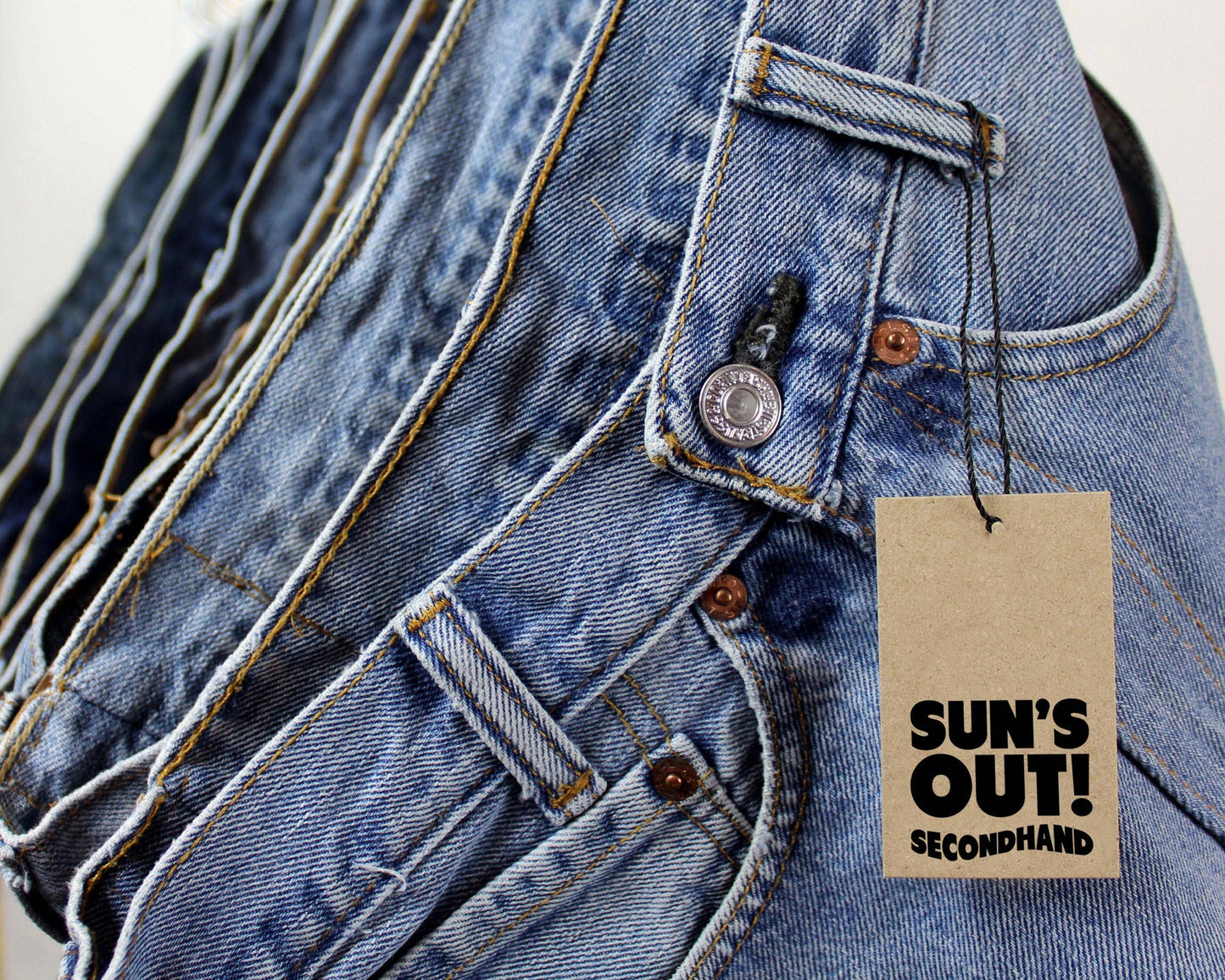 Vintage Fray Low-Rise Denim Shorts 🤍